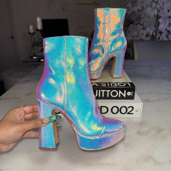 New Alexandre Birman Loreta Holographic Leather Platform Bootie Boot Womens 37 - Picture 2 of 12